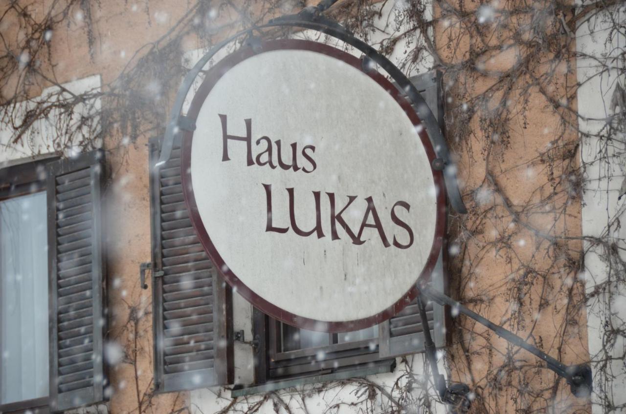 Haus Lukas Acomodação com café da manhã Hopfgarten im Brixental Exterior foto